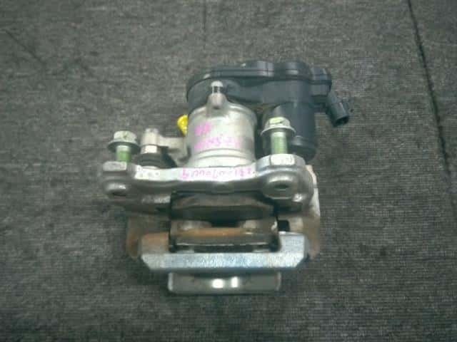 Rear Right Caliper TOYOTA Crown 2018 6AA-AZSH20 4783030460 - Image 2